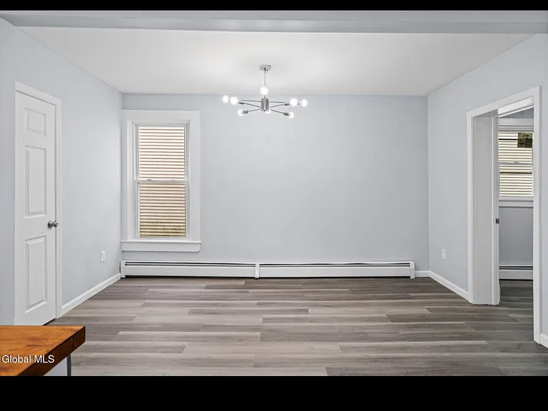 27 W Notre Dame St #1B — Photo 4