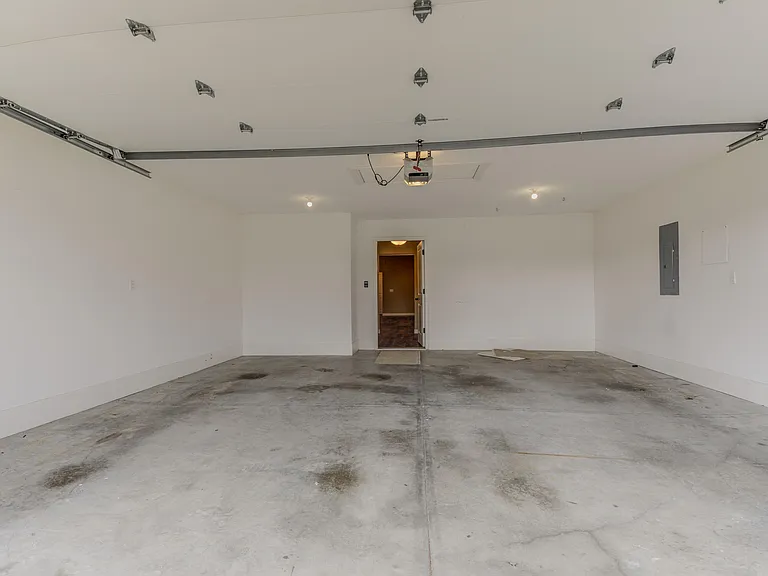 108 Corcoran Dr — Photo 23