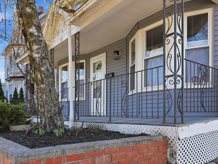 117 Webster St — Photo 3