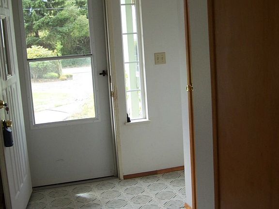 2nd image of 518 Makah Ave SE