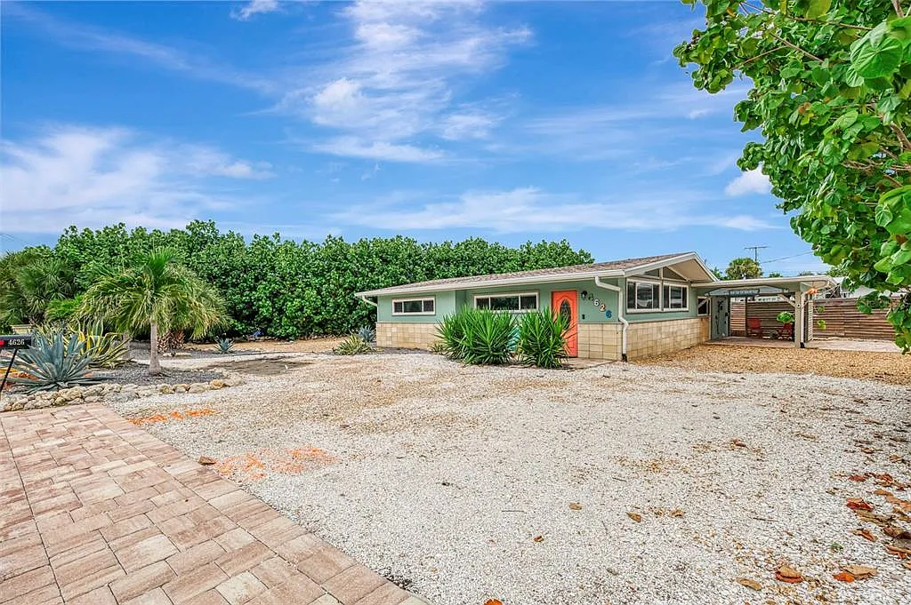 2 bed, 1.0 bath, 959 sqft, $5,000 — Photo 1