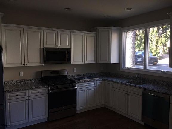 3rd image of 6 Hunter Ave