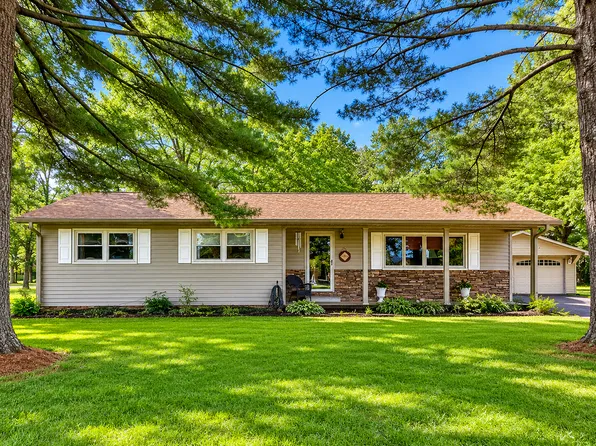 956 Country Club Rd, Metropolis, IL 62960