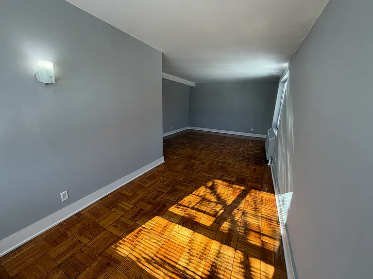 192-65 71st Cres #33 — Photo 7