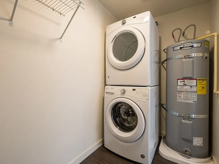 The Crew Apartments; A Green Lake Gem! — Photo 13