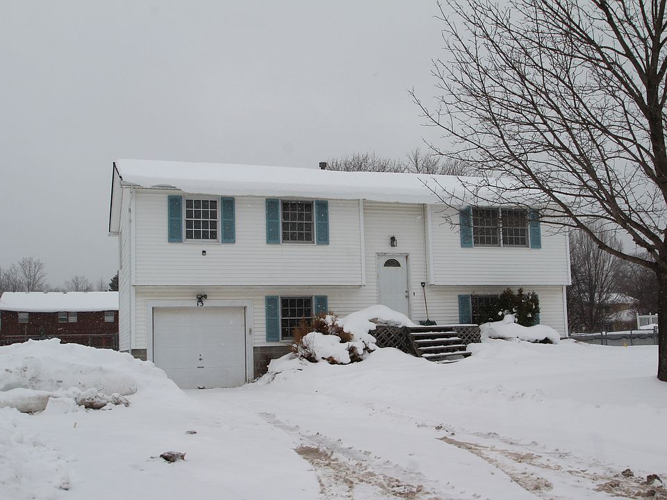 1st image of 13 Tearose Meadow Ln