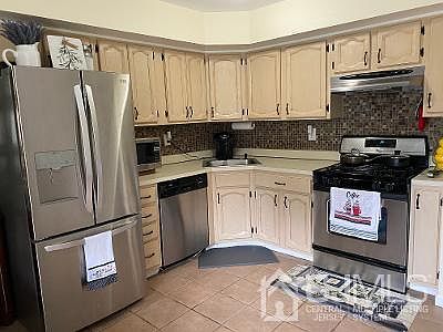 4th image of 115 Willett Ave APT 15C