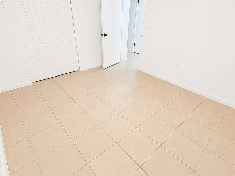1712 NE 71st Pl — Photo 8