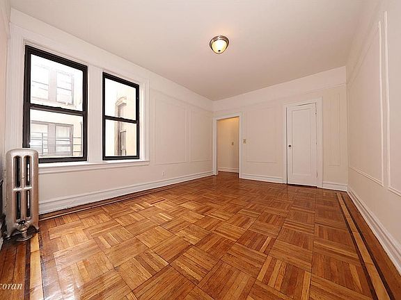 4th image of 3150 33rd St APT 2C