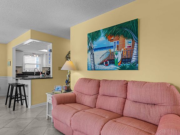 4th image of 910 S Ocean Blvd.