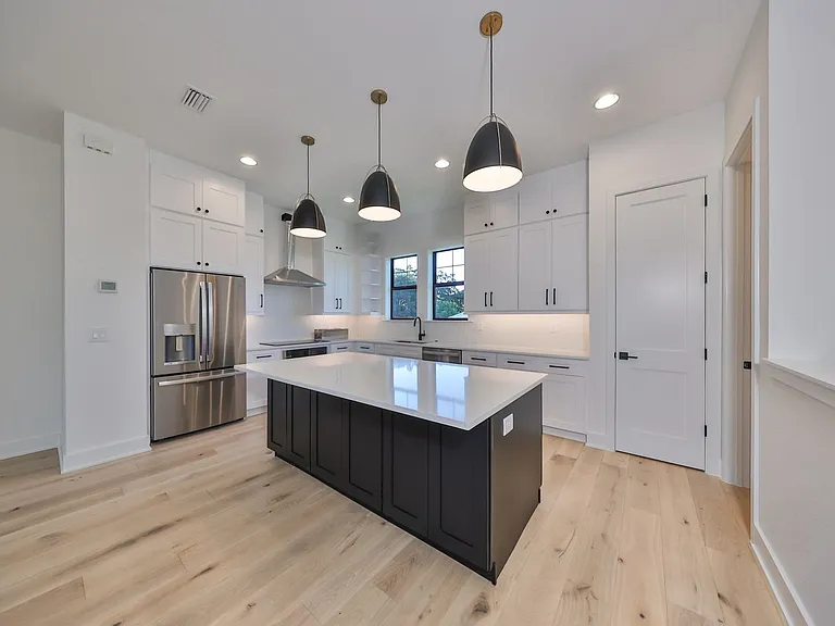 4324 W Gray St #3 — Photo 3