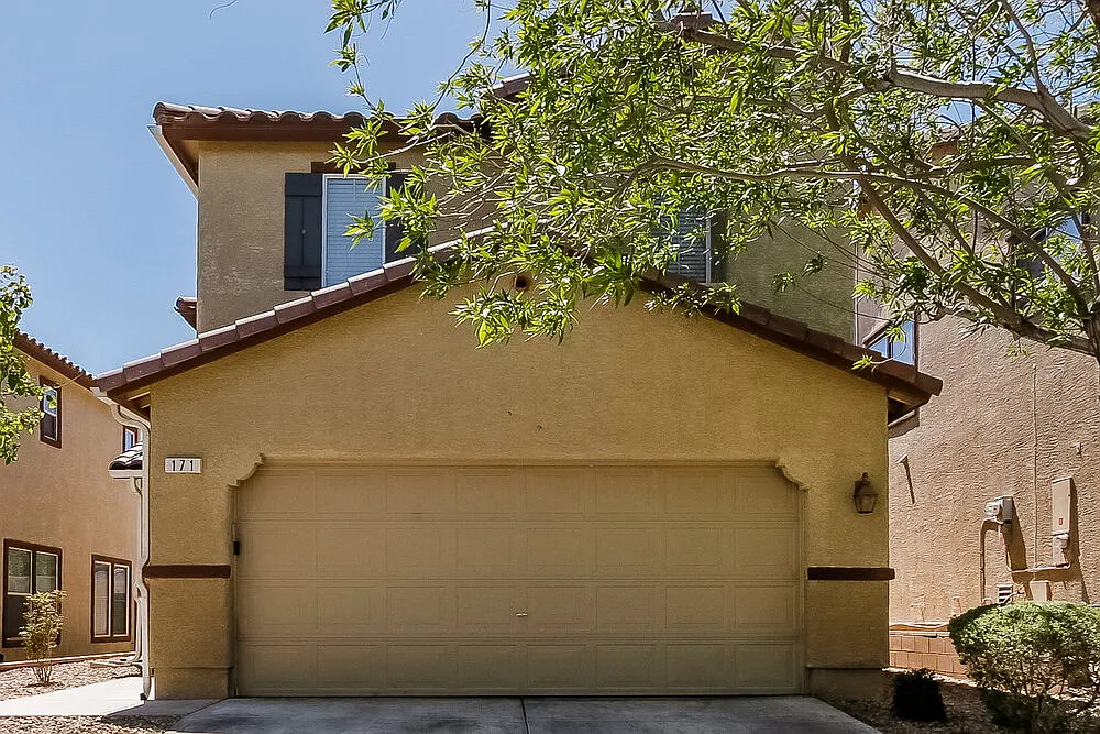 3 bed, 2.5 bath, 1493 sqft, $2,850 — Photo 2