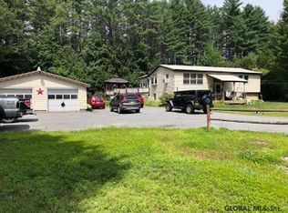 16 Lincoln Ln, Schroon Lake, NY 12870