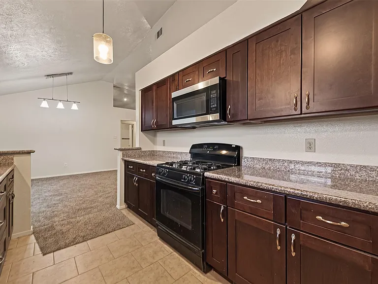 2714 S Brompton Dr — Photo 17