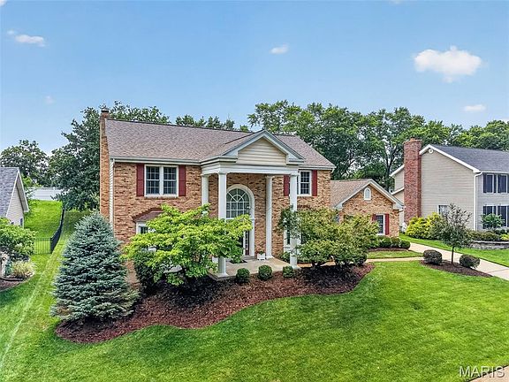 2nd image of 18126 Edgewood Cir