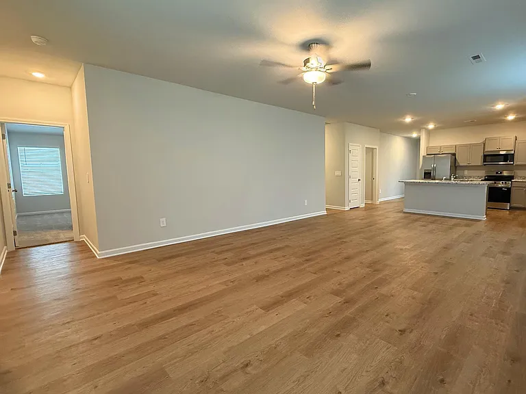 205 Six Pence Ct — Photo 2