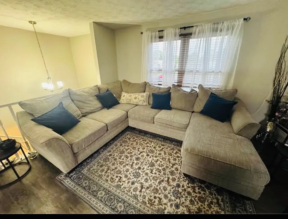 3 bed, 1.5 bath, 1560 sqft, $2,250 — Photo 2