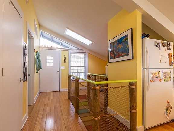 4th image of 8047 N Lakeview Dr