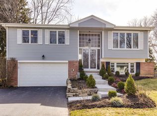 1045 Crestfield Ave, Libertyville, IL