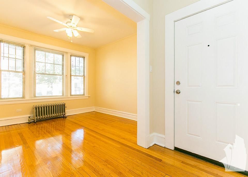 1st image of 1603 W Berteau Ave #1J
