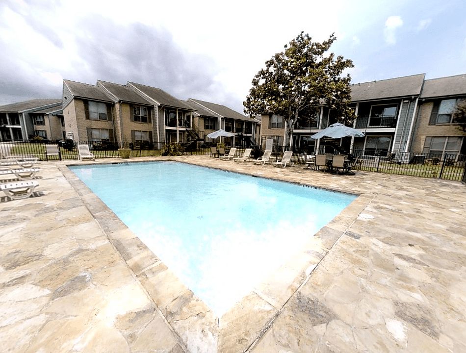 1st image of 1217 Westwood Dr APT 2002