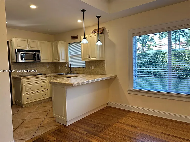 232 De Leon Dr — Photo 2