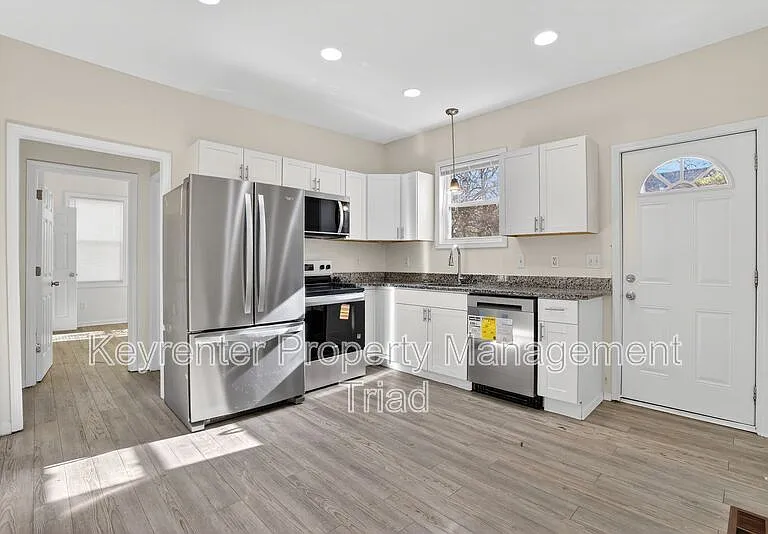 2405 Freeman Mill Rd — Photo 4