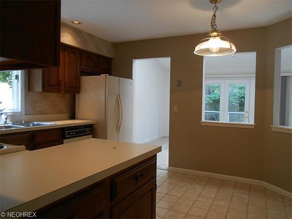 5th image of 3230 Balsam Dr #6A