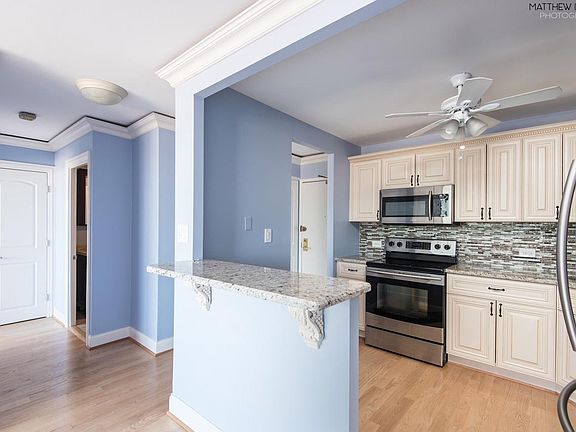 2nd image of 3930 N Pine Grove Ave APT 2109