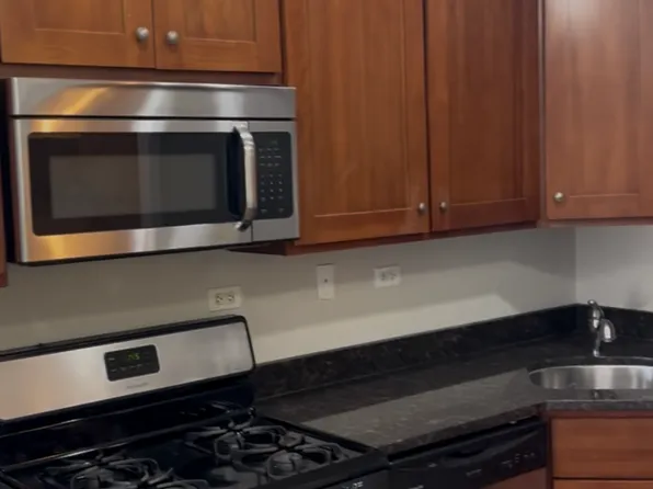 Lillie Plaza 903, 903 S 5th Ave APT 2C, Maywood, IL 60153