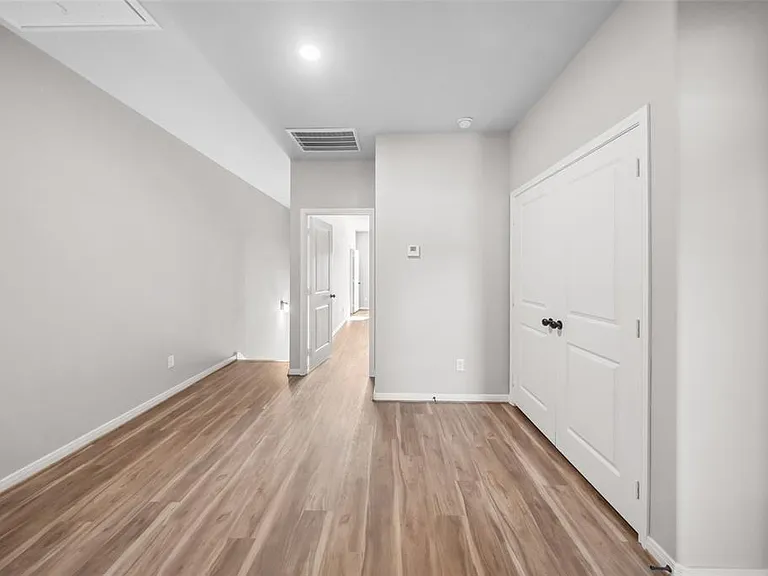 800 N Thompson St — Photo 14