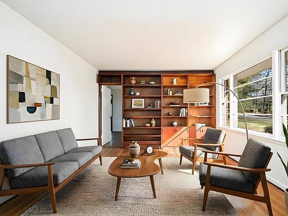 4th image of 1178 Balsam Dr