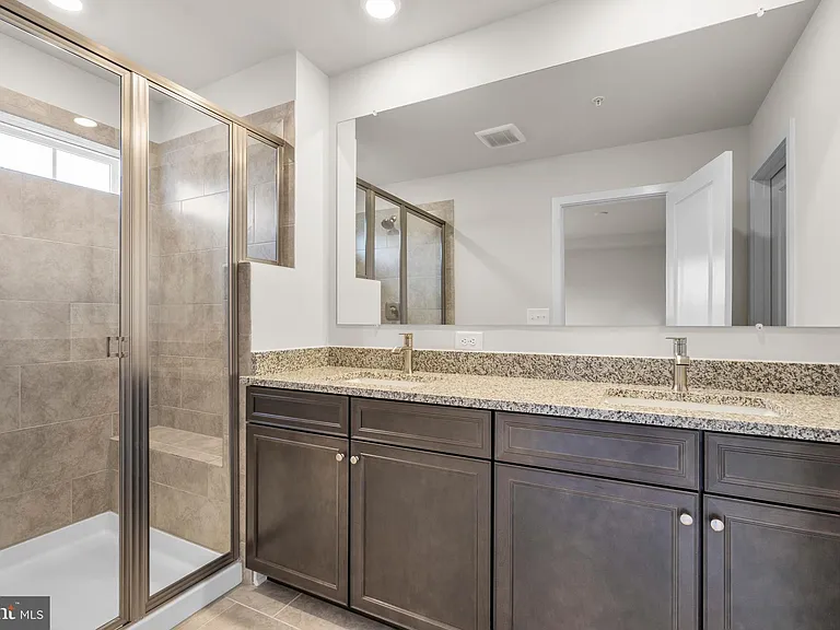 1826 Parham Way — Photo 24