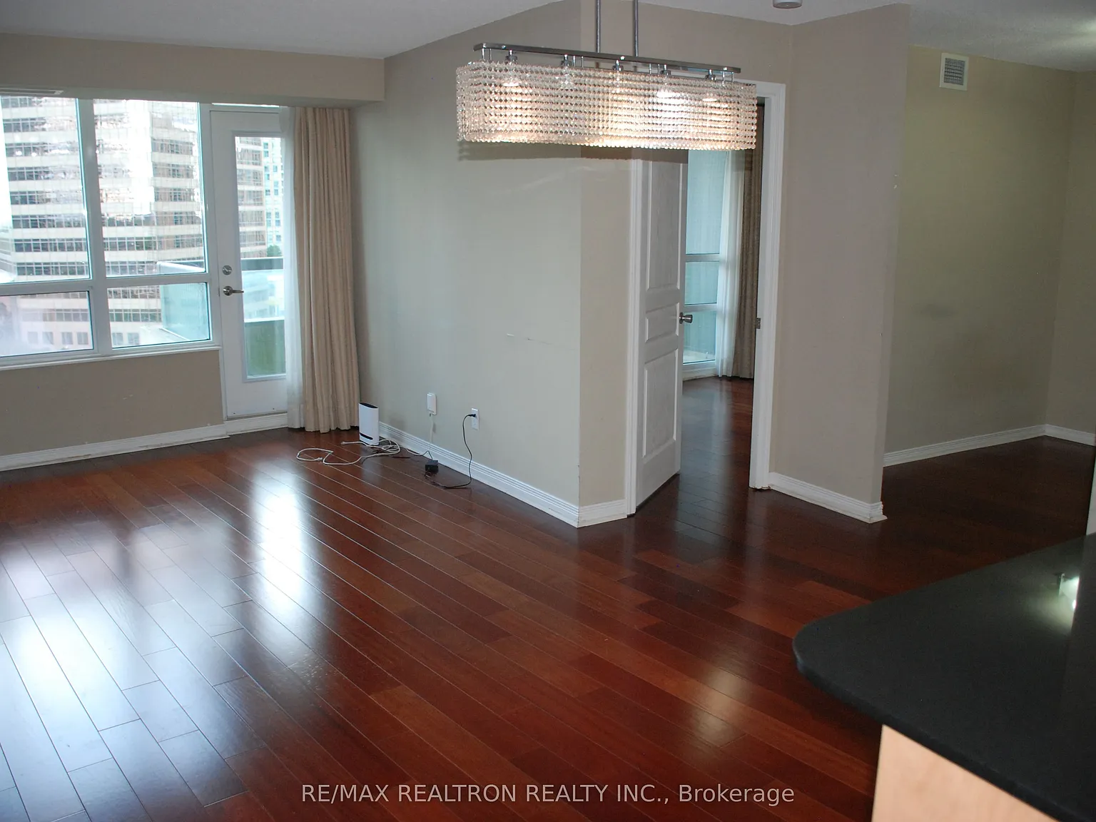 3 bed, $3,200 — Photo 2