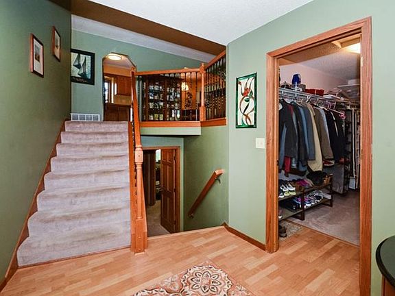 4th image of 10171 Jewel St NE