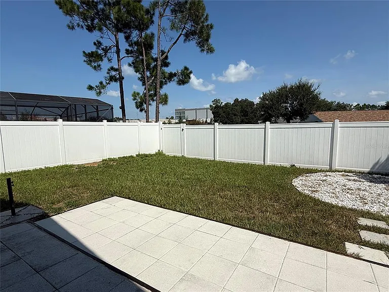 16212 Coopers Hawk Ave — Photo 15