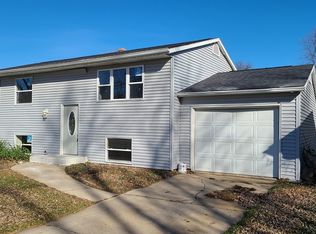 3512 Captains Ct, Rockford, IL 61109