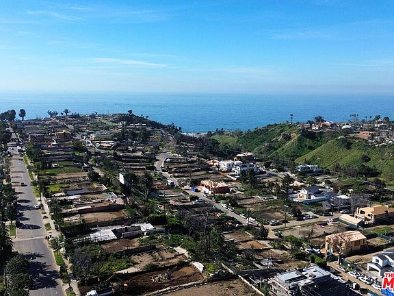 2nd image of 756 Via De La Paz