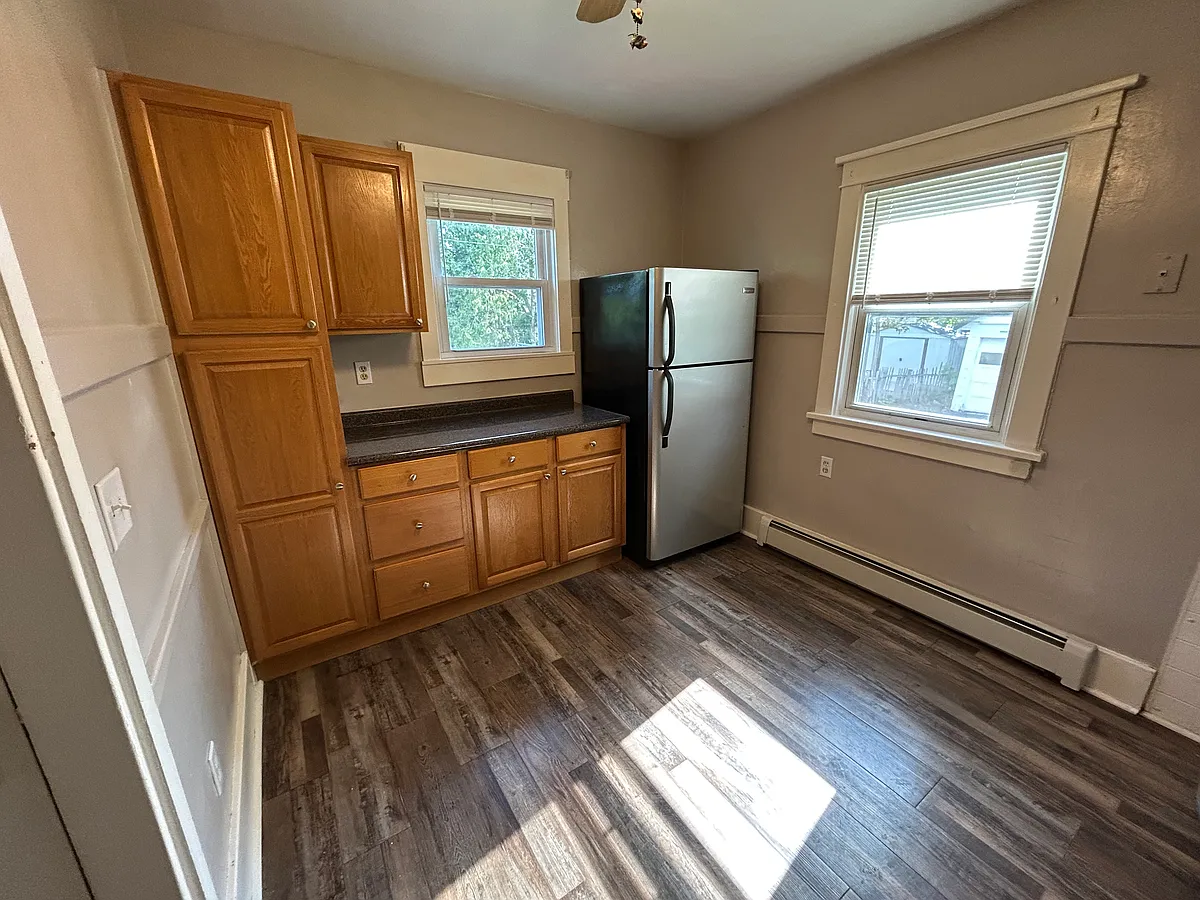 Building Photo - 47 Roser St #1