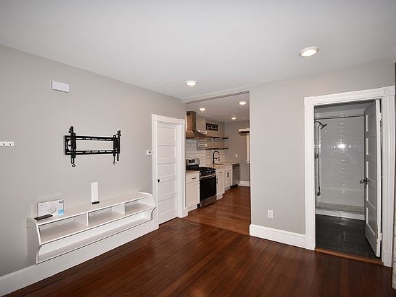 3rd image of 149 Revere St #1R