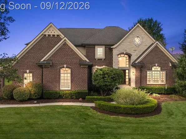54232 Carrington Dr, Shelby Township, MI 48316