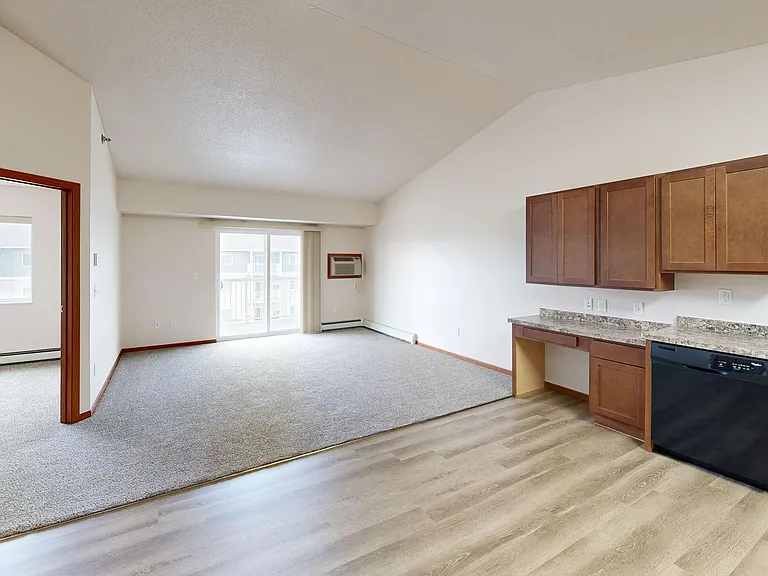 Southport Heights Apartments — Photo 10