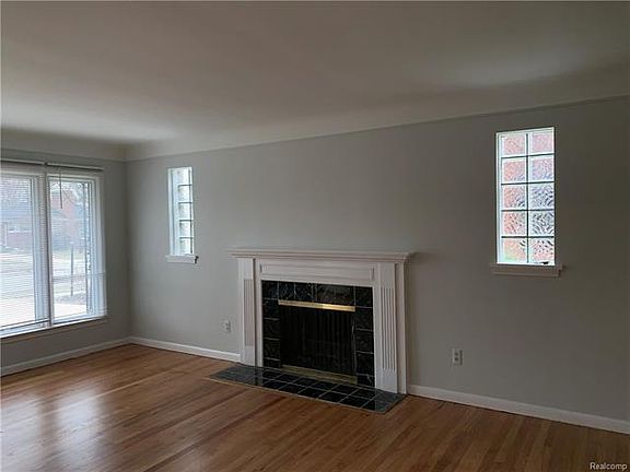 2nd image of 22000 Edmunton St