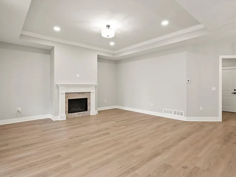 Parker Place — Photo 152