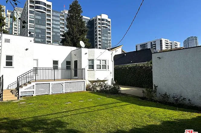 10736 Ashton Ave — Photo 4