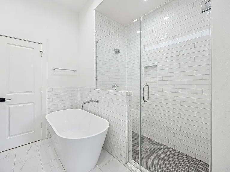 2826 Versailles Oak Ln — Photo 9