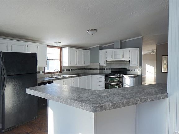 4th image of 705 Gardenwood Dr