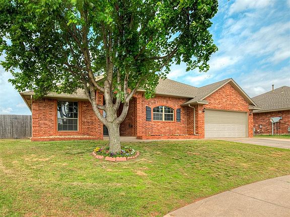 3rd image of 9313 Crooked Creek Ln