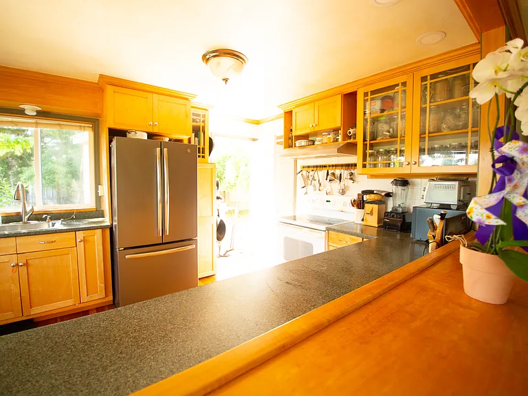 1281 E Anderson Rd — Photo 12