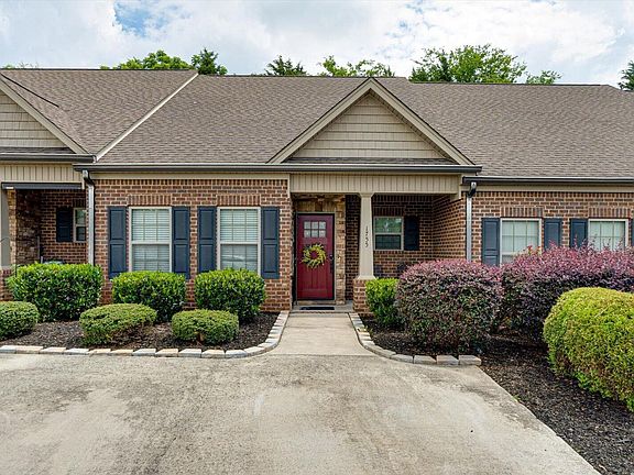 2nd image of 1755 Stonebriar Dr NE